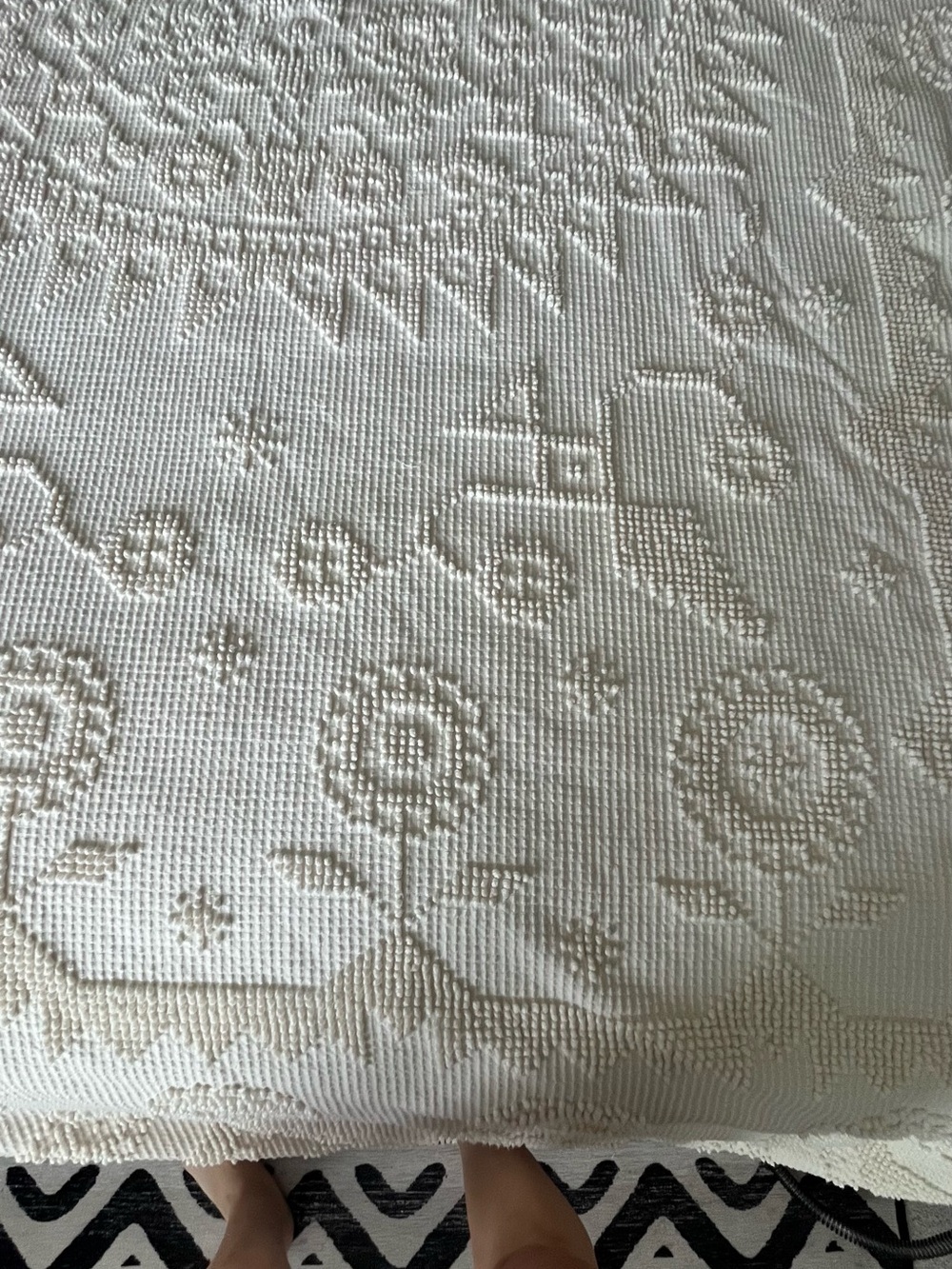 Morgan-Jones Minuet Cotton Chenille Twin/Full Bedspread Size 70” x 105” in Ivory - Picture 3 of 10